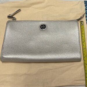 Tory Burch Metallic Silver Leather Crossbody Clutch